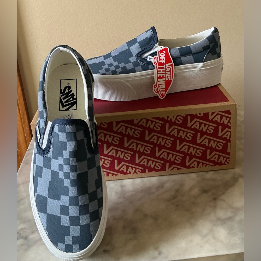 Vans Checkered Women’s Slip-On Sneakers